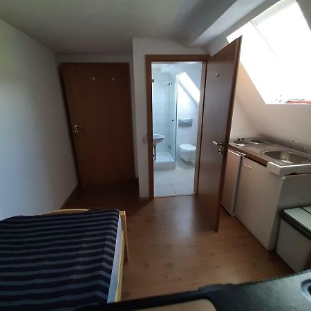 Biberach-Riss-Zimmer-Frei, Einzel-Zimmer Bad Kueche Birkenhard Экстерьер фото