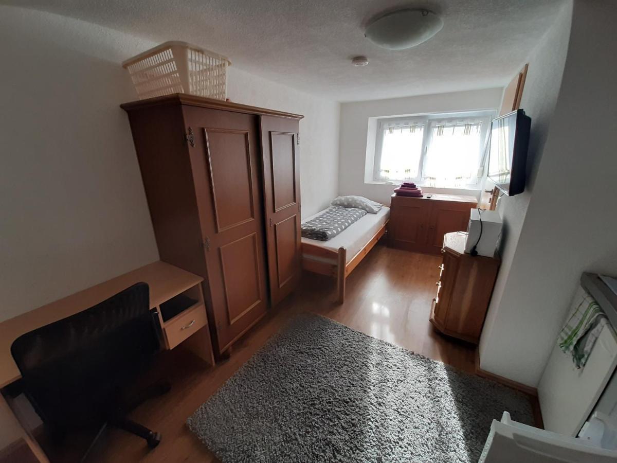 Biberach-Riss-Zimmer-Frei, Einzel-Zimmer Bad Kueche Birkenhard Экстерьер фото