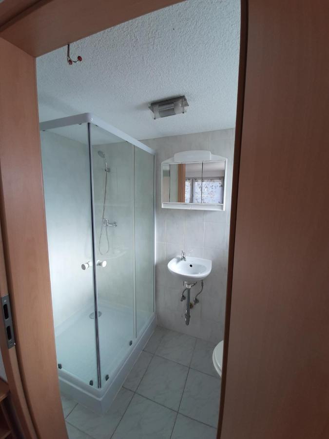 Biberach-Riss-Zimmer-Frei, Einzel-Zimmer Bad Kueche Birkenhard Экстерьер фото