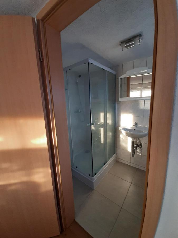 Biberach-Riss-Zimmer-Frei, Einzel-Zimmer Bad Kueche Birkenhard Экстерьер фото