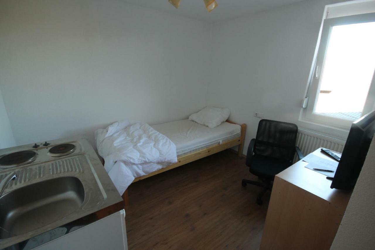 Biberach-Riss-Zimmer-Frei, Einzel-Zimmer Bad Kueche Birkenhard Экстерьер фото