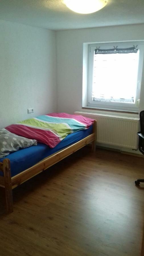 Biberach-Riss-Zimmer-Frei, Einzel-Zimmer Bad Kueche Birkenhard Номер фото